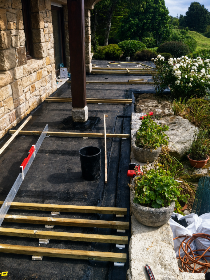 Étanchéité en membrane bitumineuse posée à chaud sur terrasse non isolée Étanchéité en membrane bitumineuse posée à chaud sur terrasse non isolée